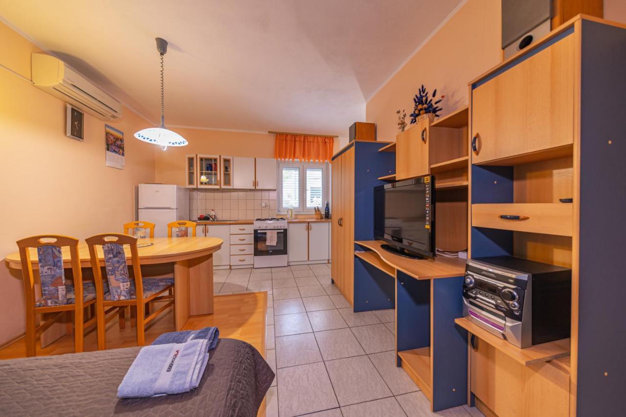 Apartmens Mendula Lejlighed Senj  Eksteriør billede